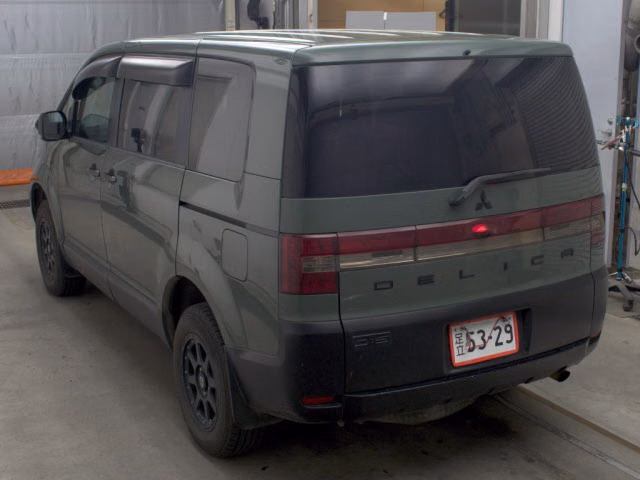 MITSUBISHI DELICA D:5