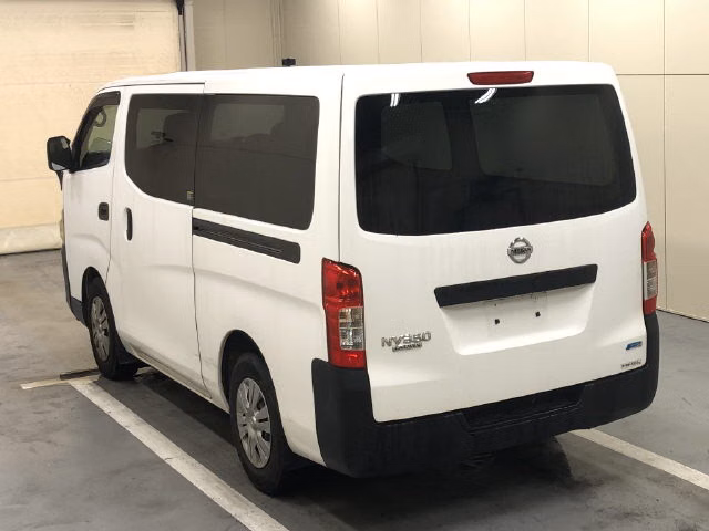 NISSAN NV350 CARAVAN