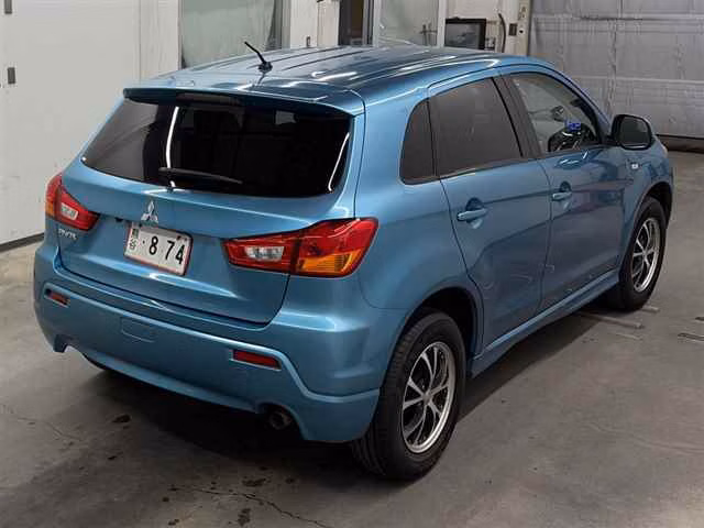 MITSUBISHI RVR