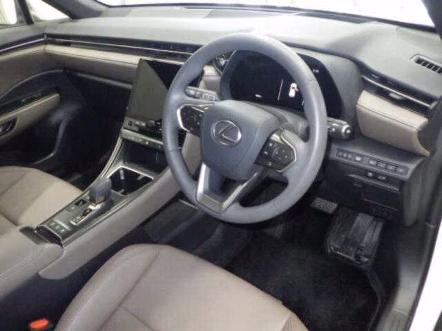 LEXUS LBX
