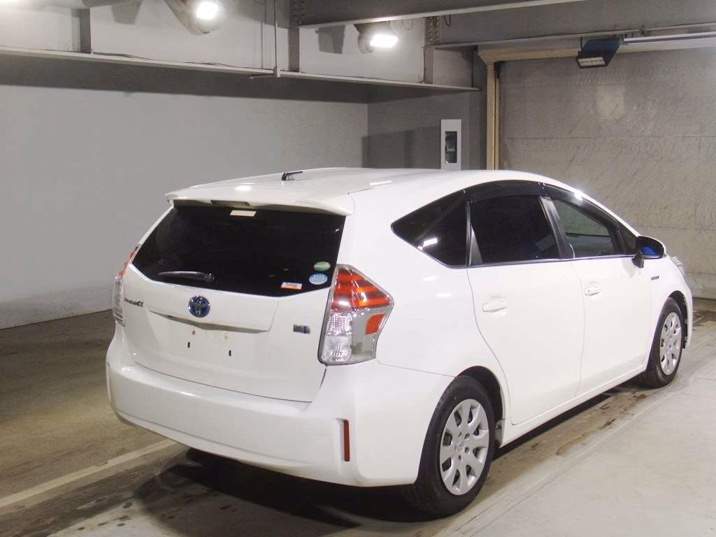 TOYOTA PRIUS ALPHA