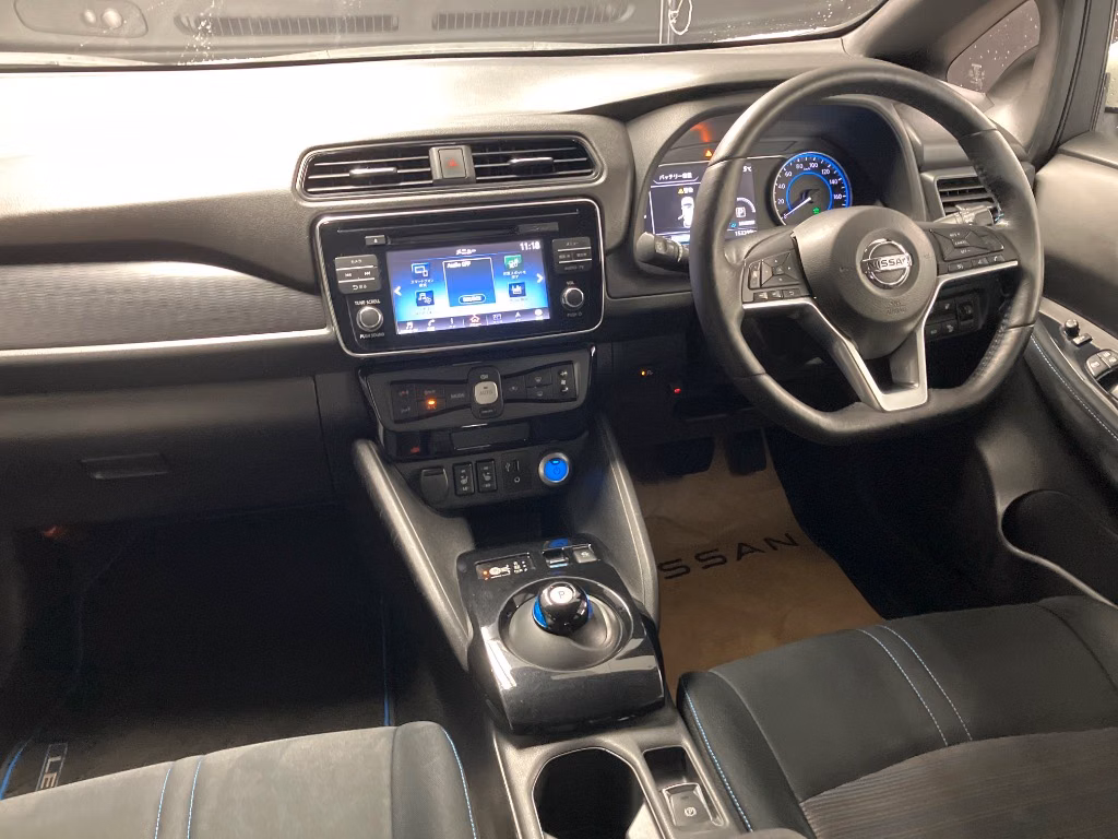 NISSAN LEAF