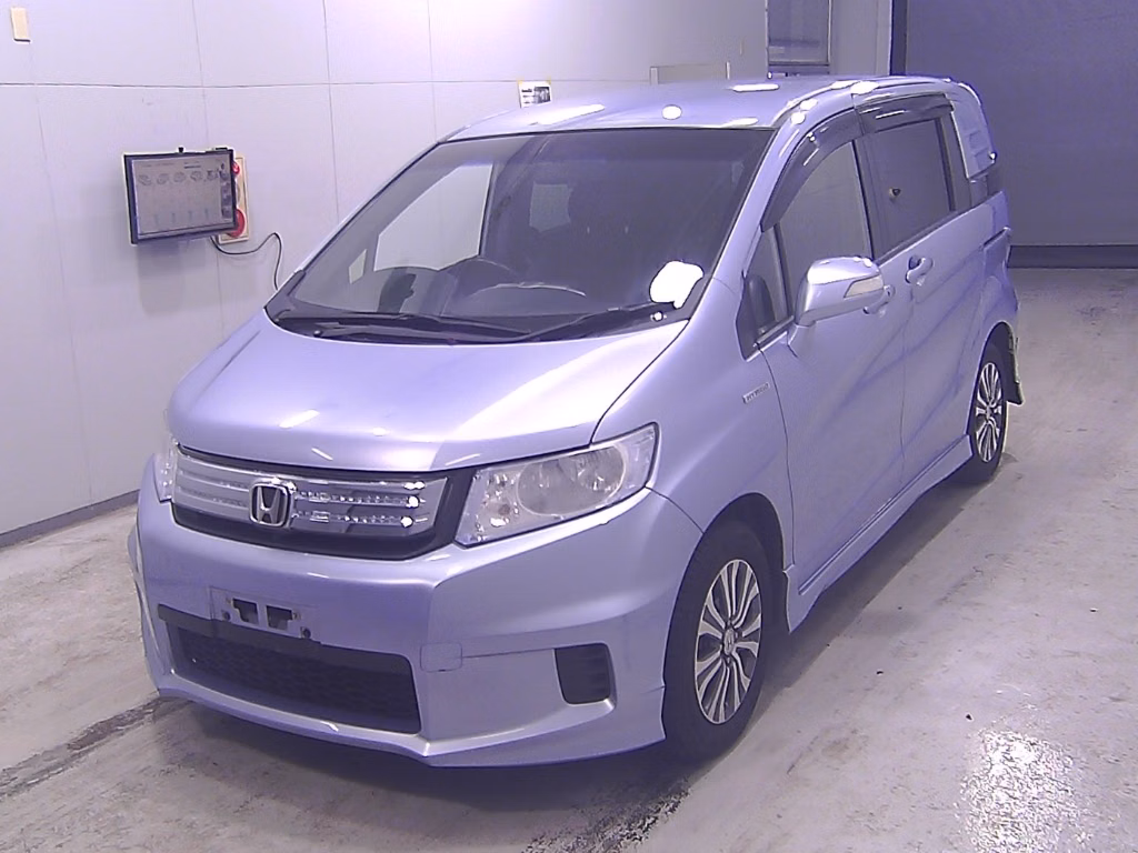 HONDA FREED SPIKE