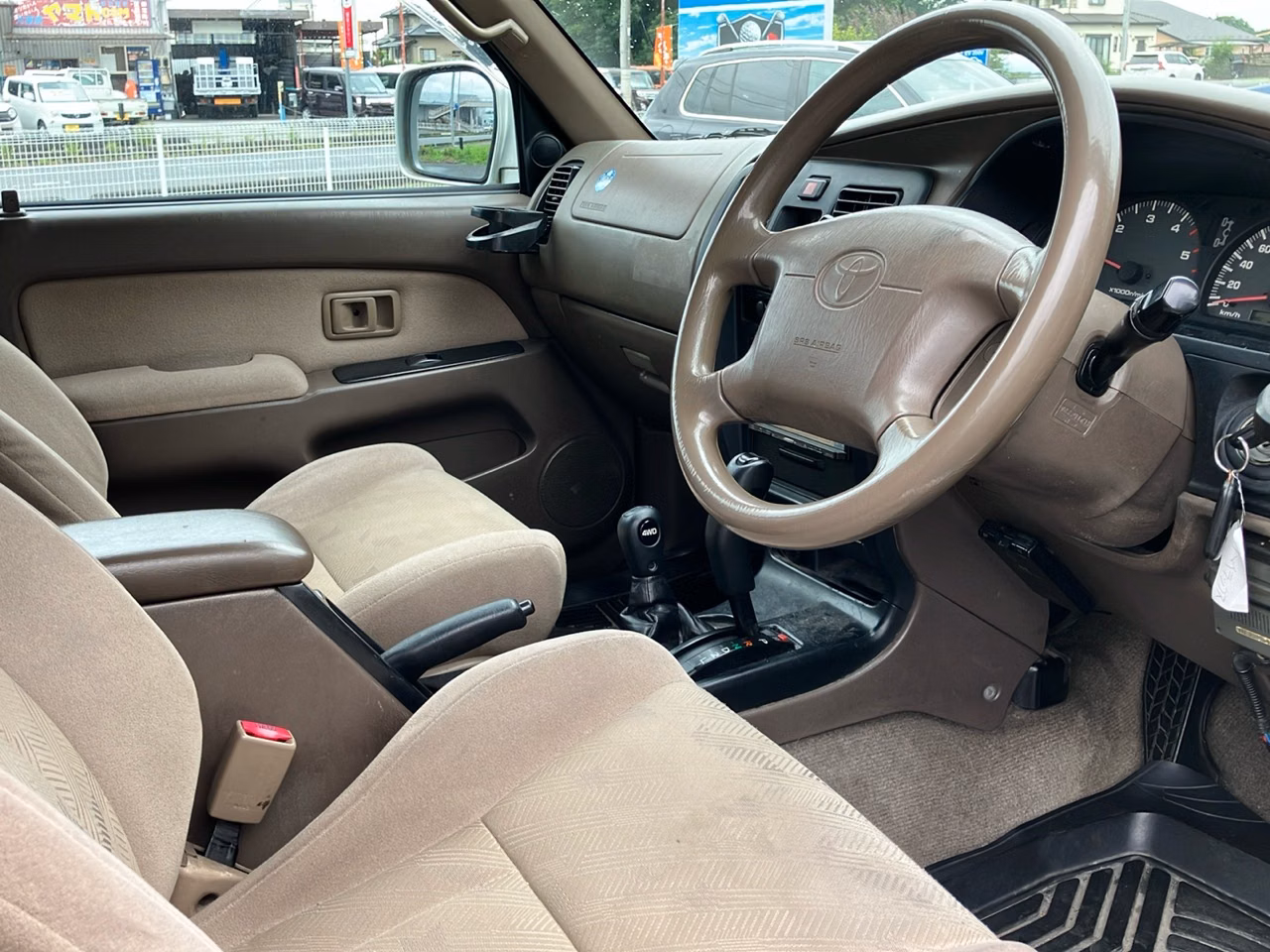 TOYOTA HILUX SURF