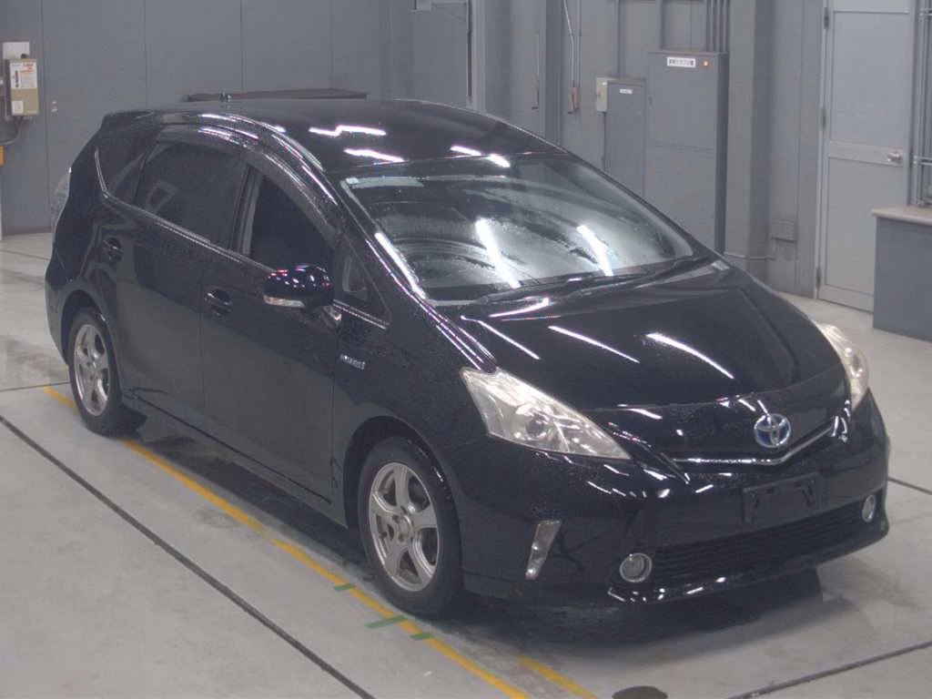 TOYOTA PRIUS ALPHA