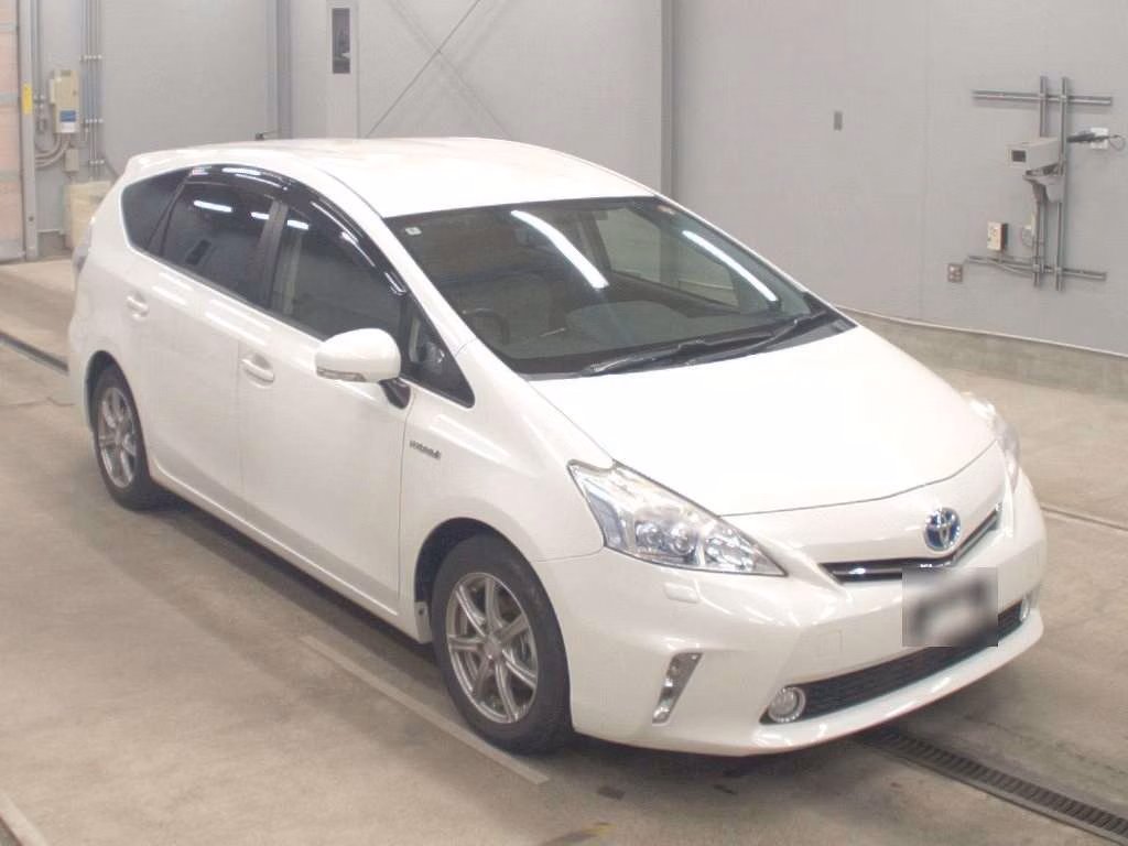 TOYOTA PRIUS ALPHA