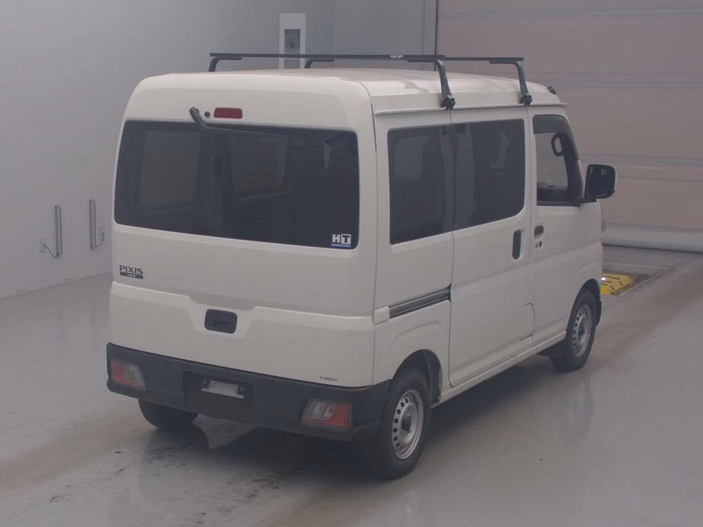 TOYOTA PIXIS VAN