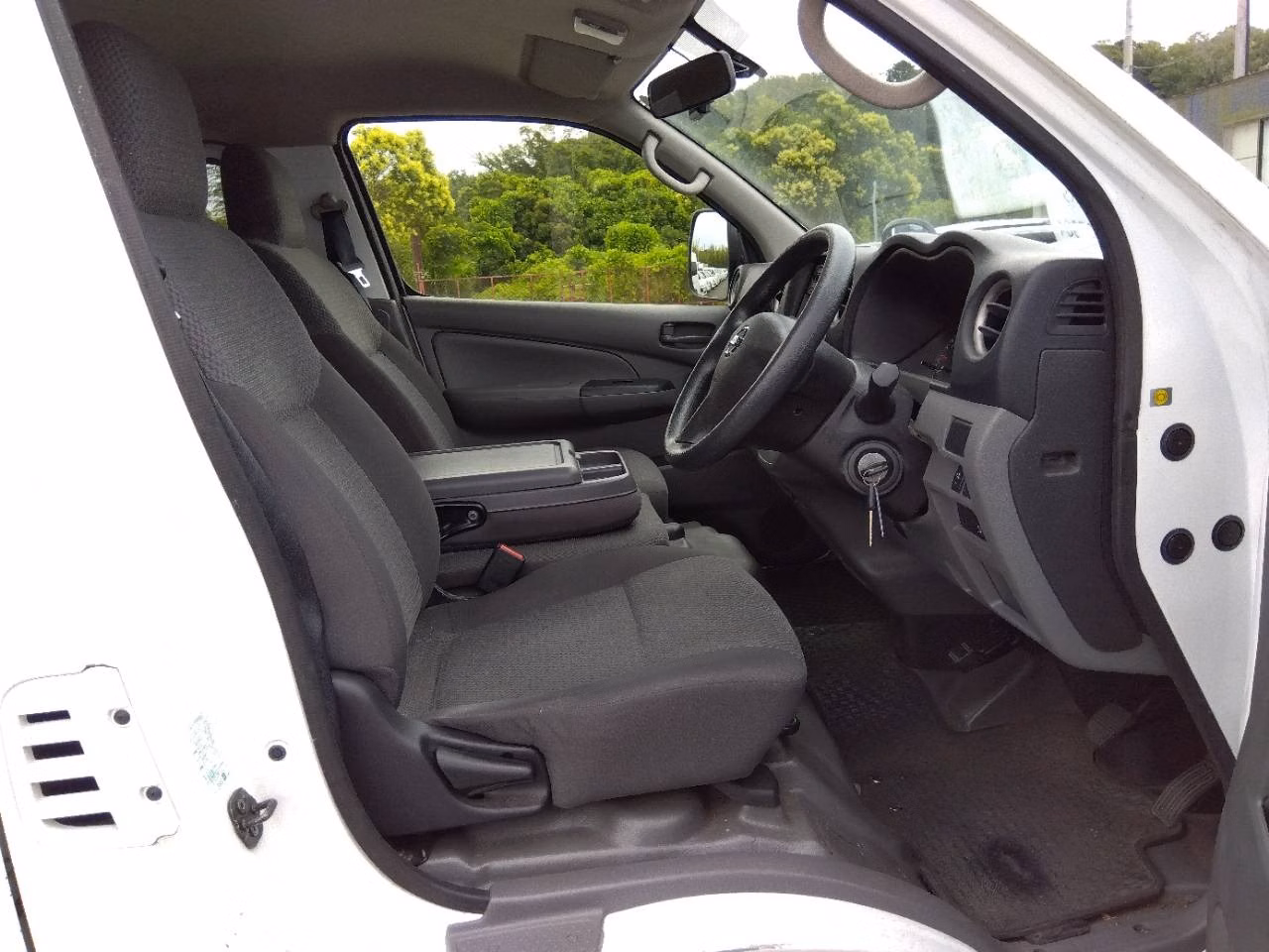 NISSAN NV350 CARAVAN