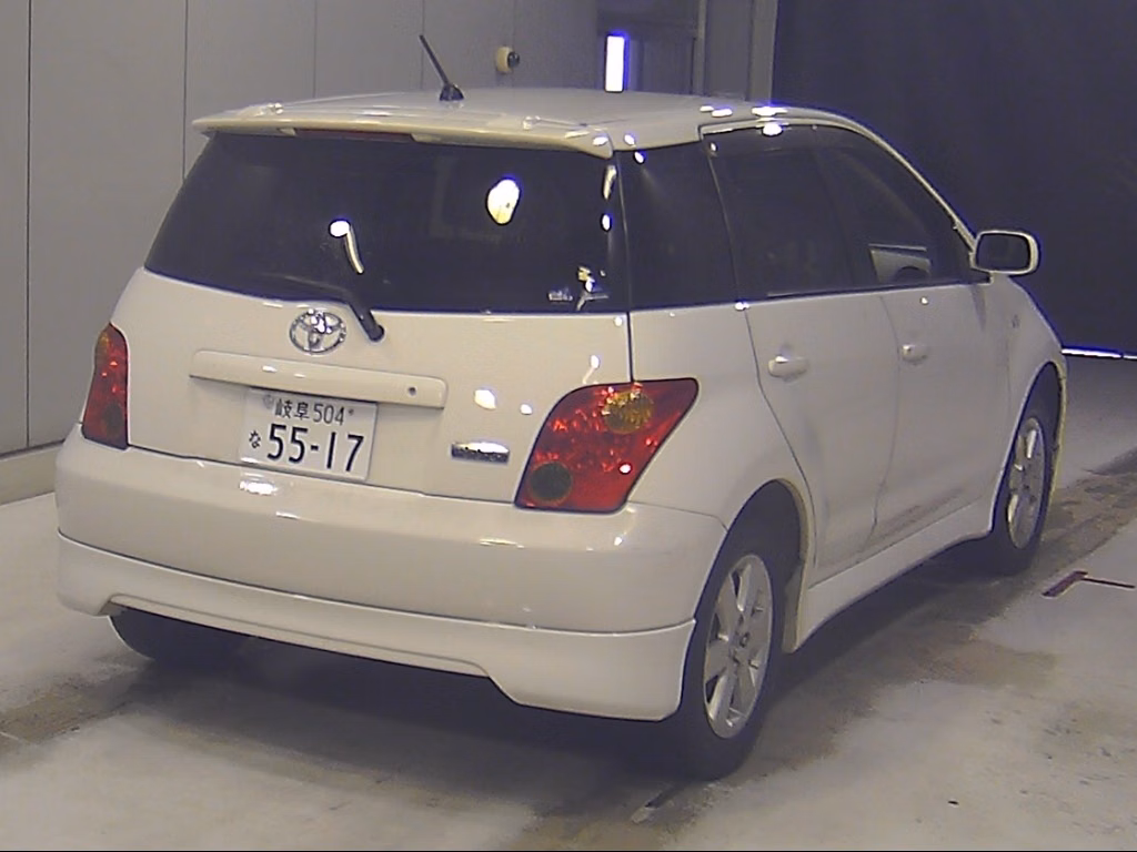 TOYOTA IST