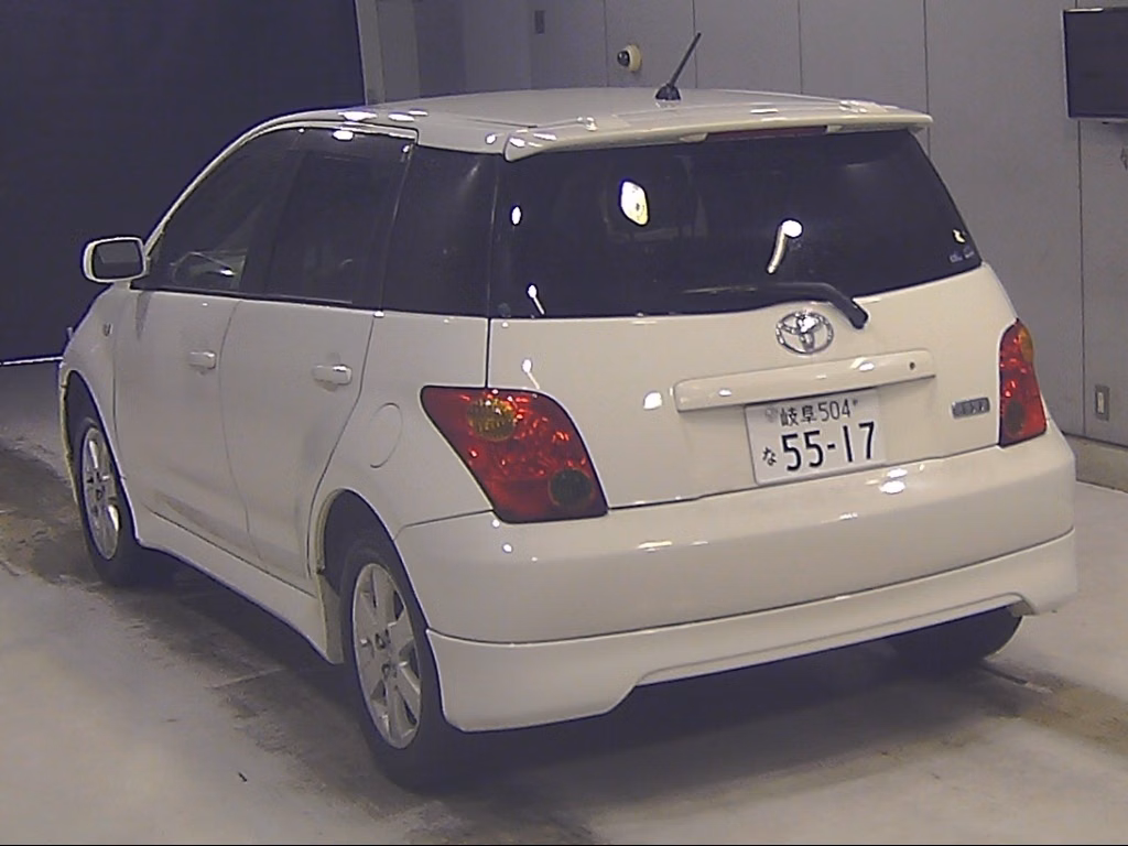 TOYOTA IST