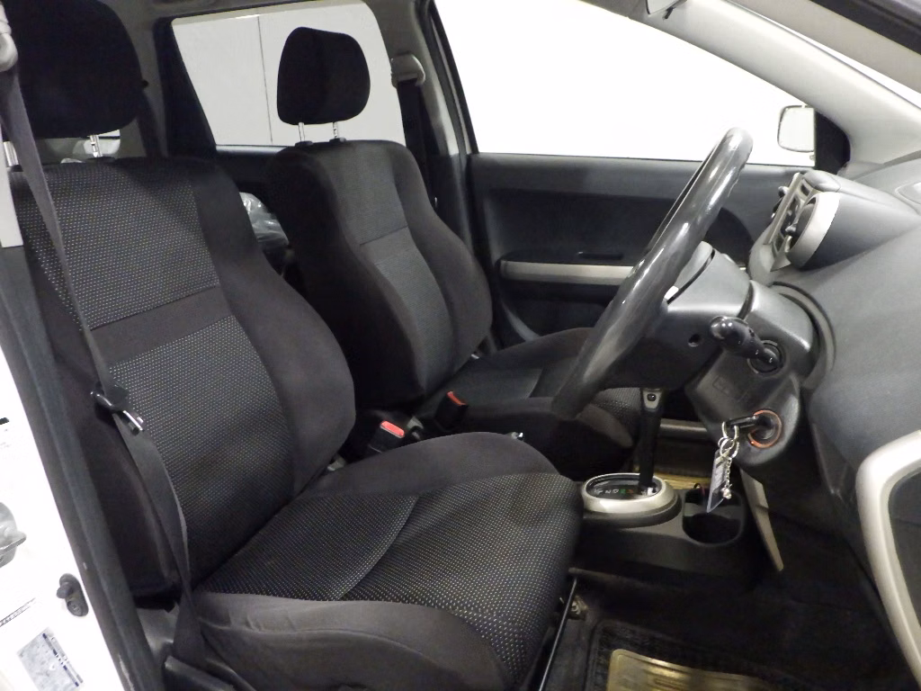 TOYOTA IST