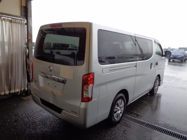 NISSAN NV350 CARAVAN