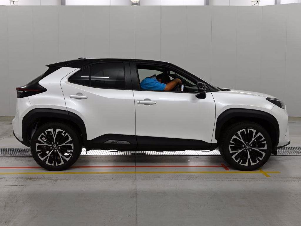 TOYOTA YARIS CROSS