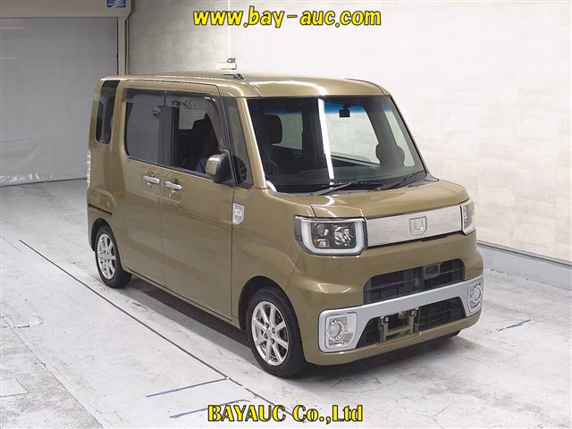 DAIHATSU WAKE