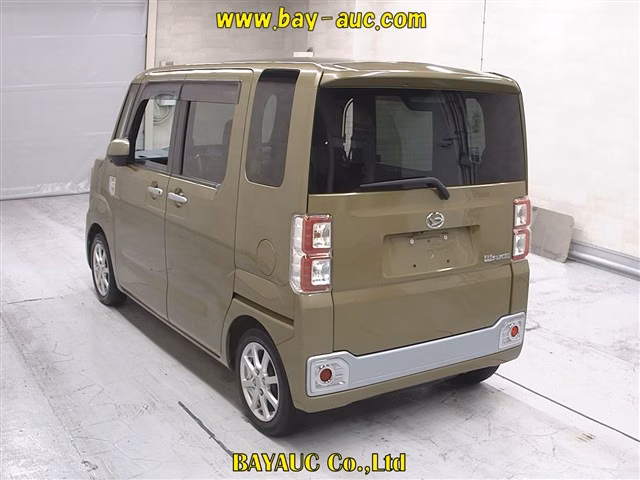 DAIHATSU WAKE