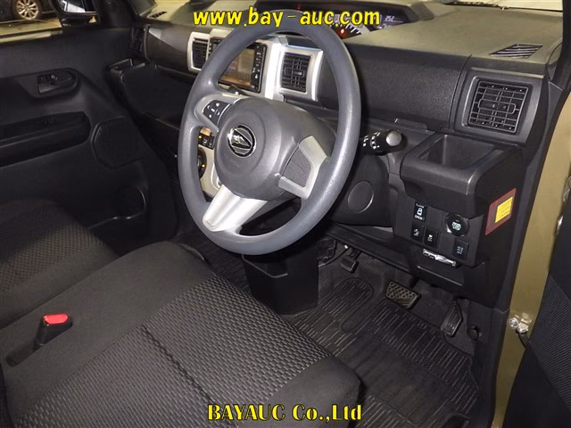 DAIHATSU WAKE