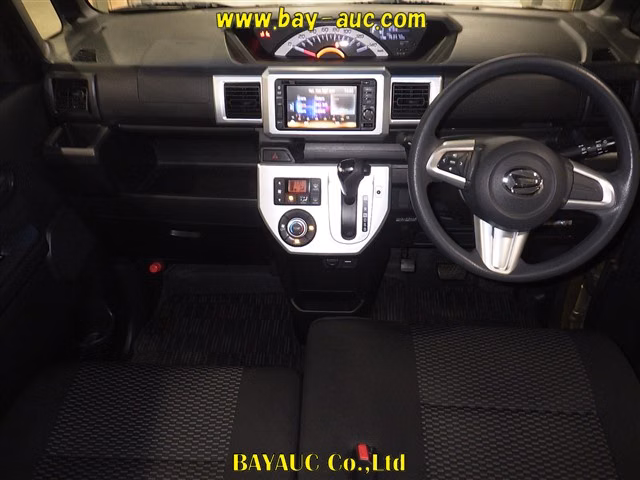 DAIHATSU WAKE