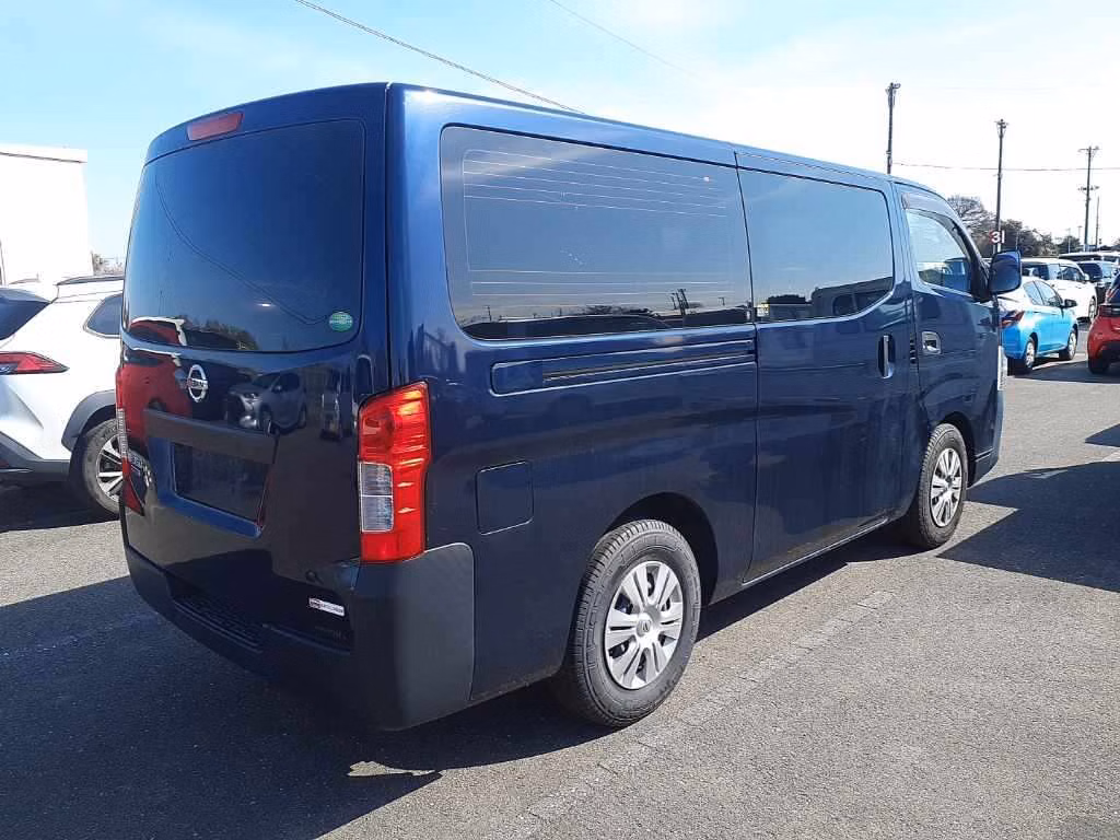 NISSAN NV350 CARAVAN