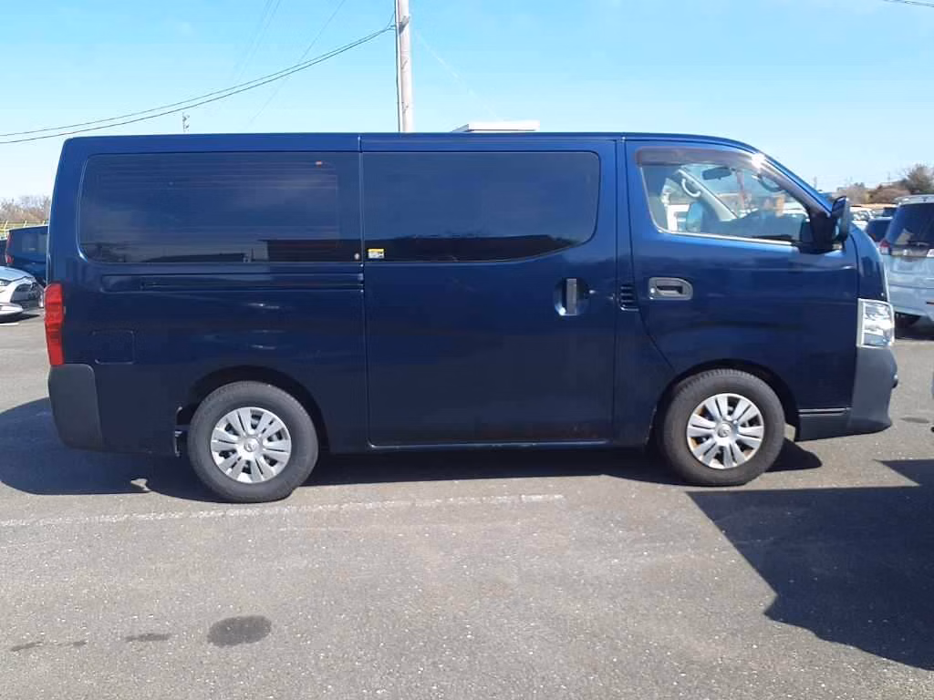 NISSAN NV350 CARAVAN