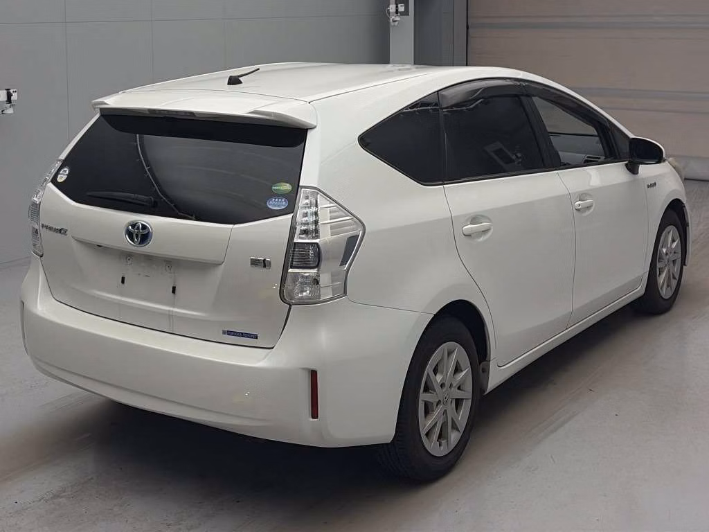 TOYOTA PRIUS ALPHA