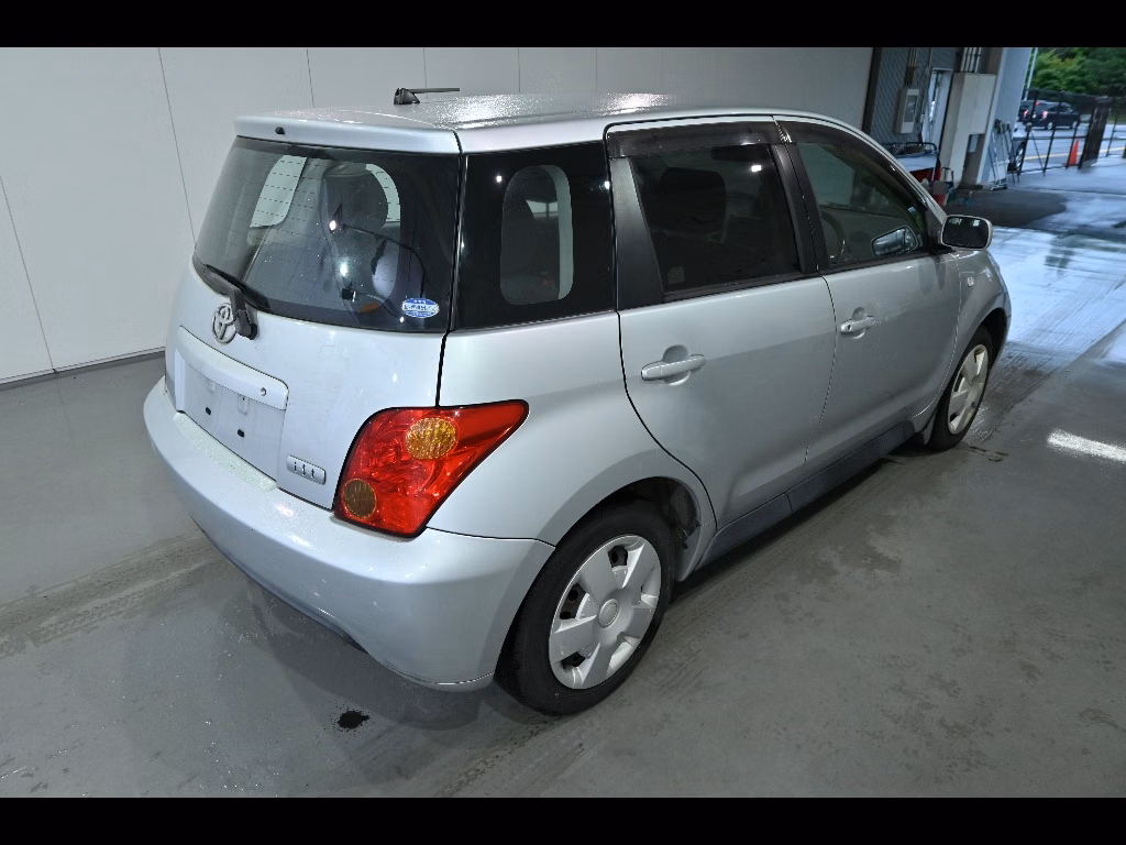TOYOTA IST