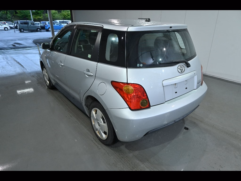 TOYOTA IST