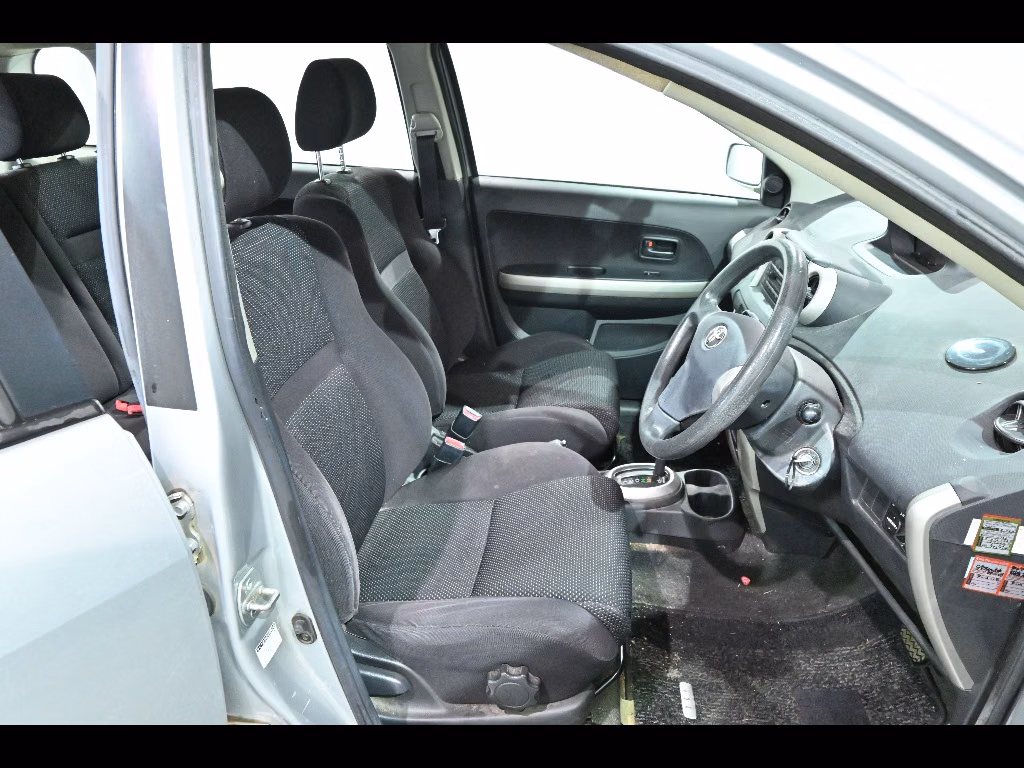 TOYOTA IST