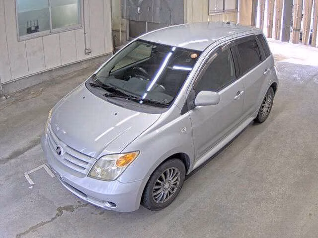 TOYOTA IST