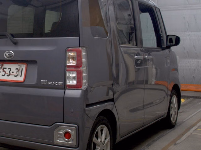 DAIHATSU WAKE