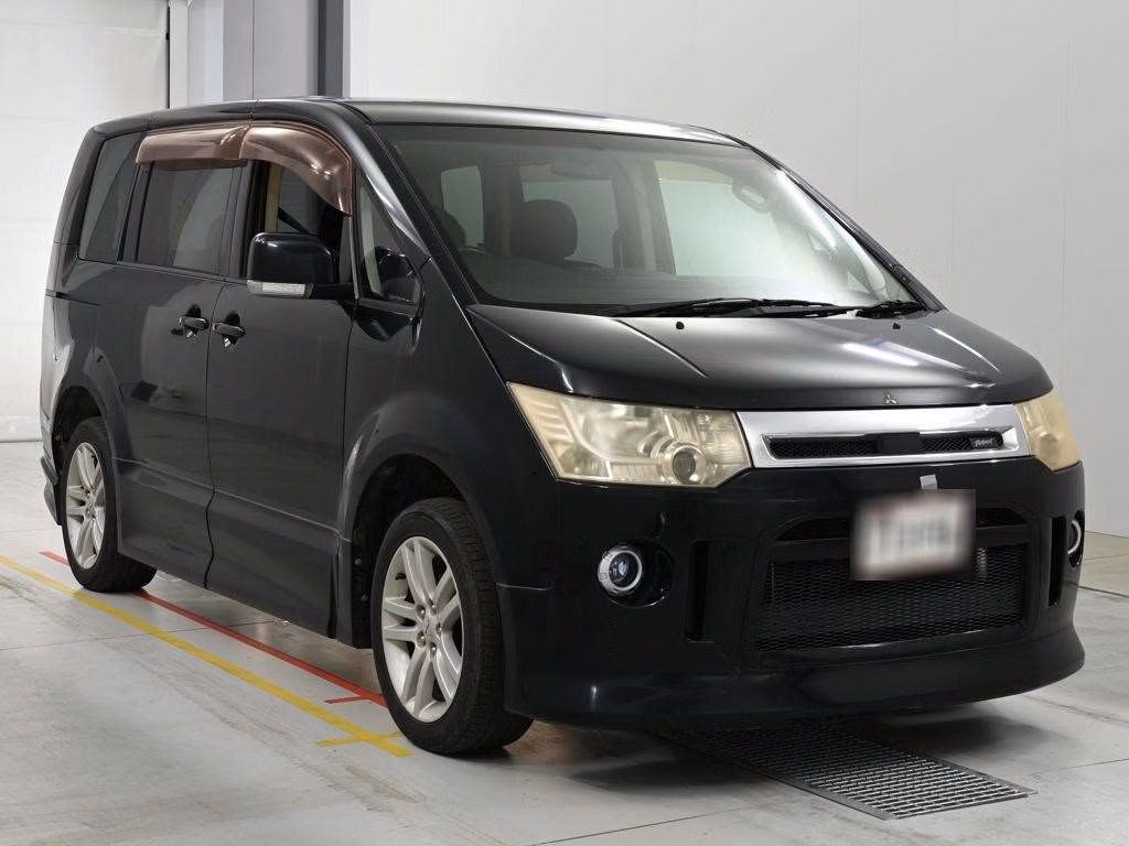 MITSUBISHI DELICA D:5