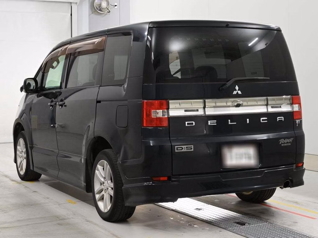 MITSUBISHI DELICA D:5