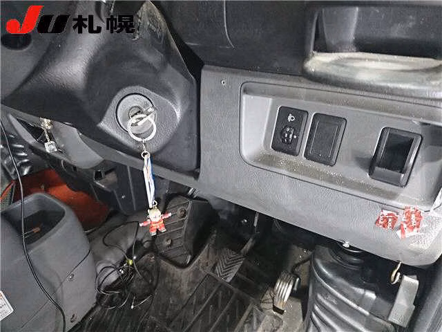 MITSUBISHI MINICAB