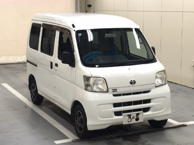 TOYOTA PIXIS VAN