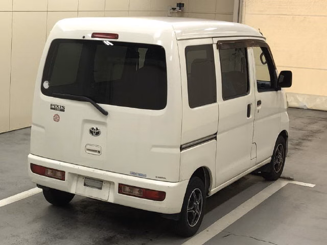 TOYOTA PIXIS VAN