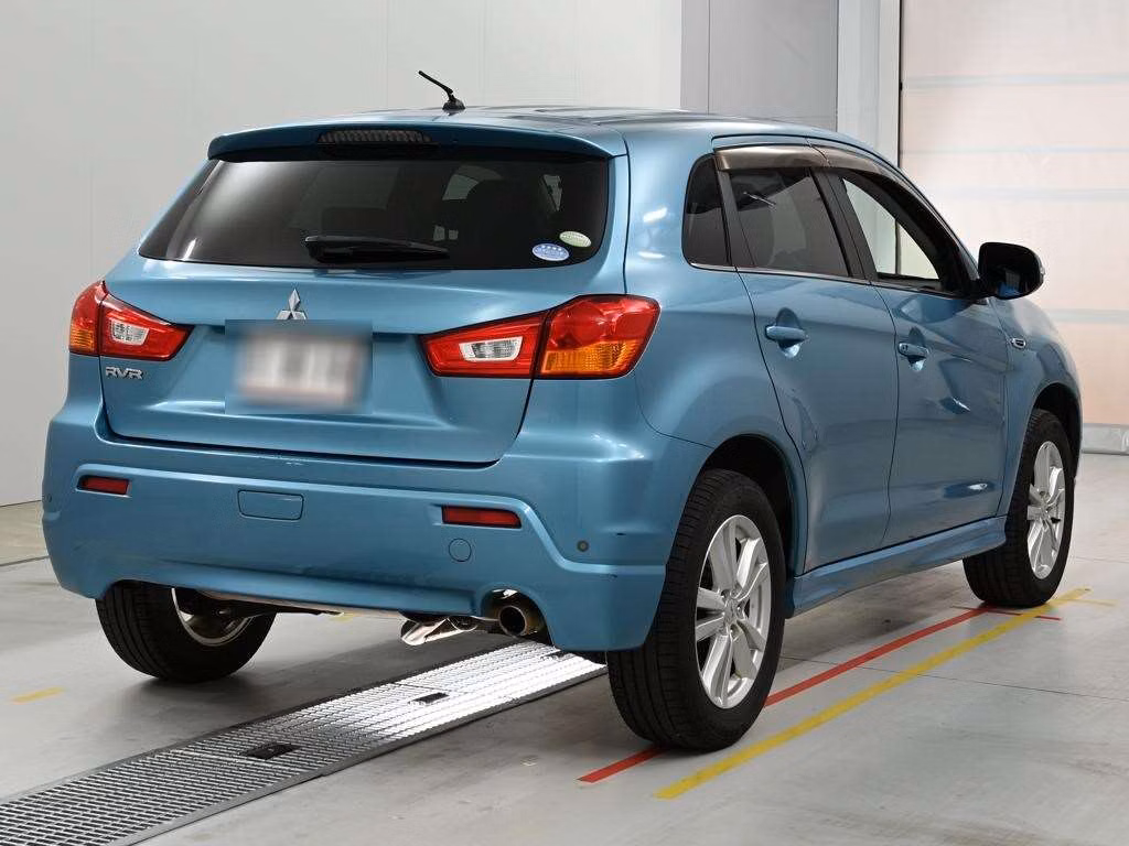 MITSUBISHI RVR