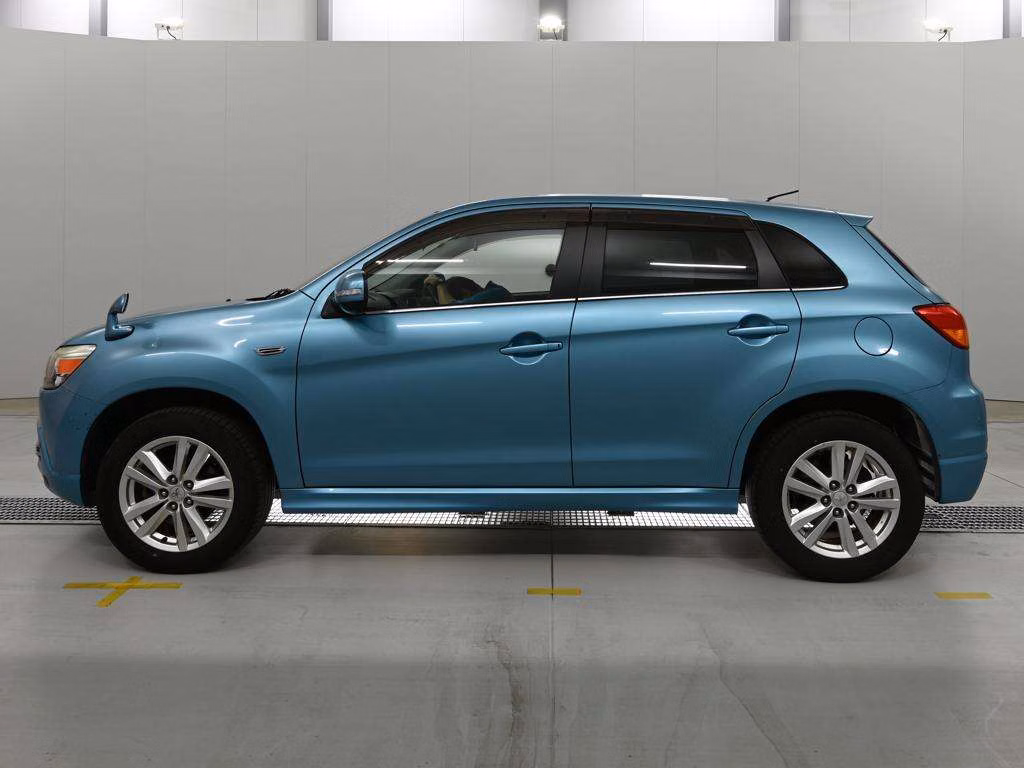 MITSUBISHI RVR