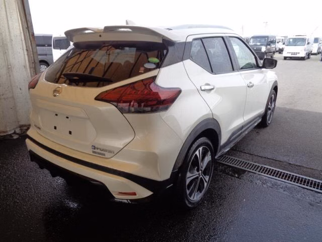 NISSAN KICKS