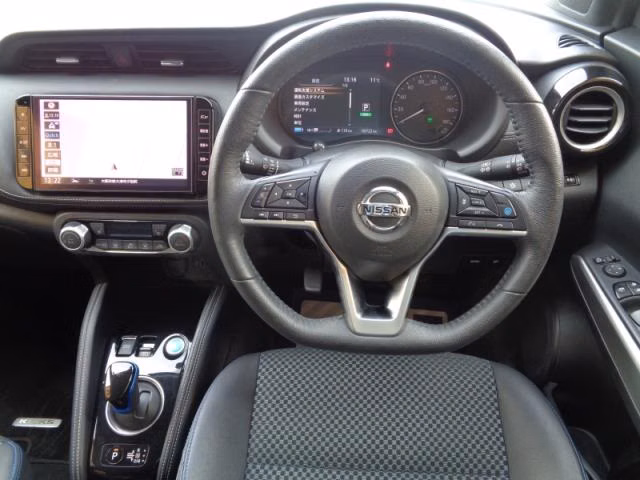 NISSAN KICKS