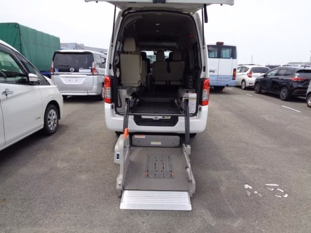 NISSAN NV350 CARAVAN
