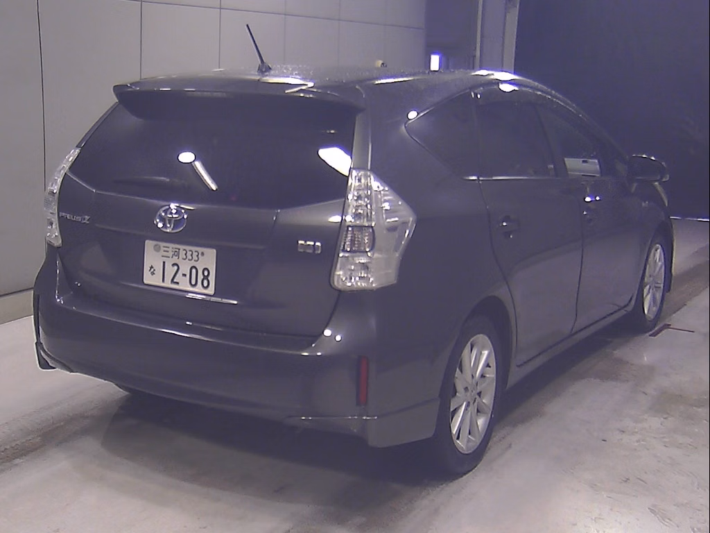 TOYOTA PRIUS ALPHA