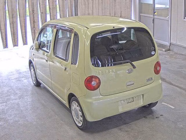 DAIHATSU MOVE LATTE