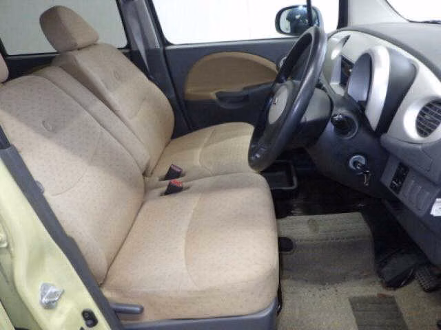 DAIHATSU MOVE LATTE