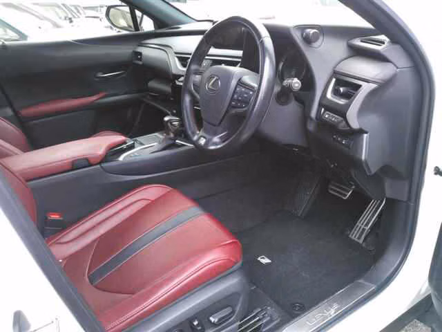 LEXUS UX200