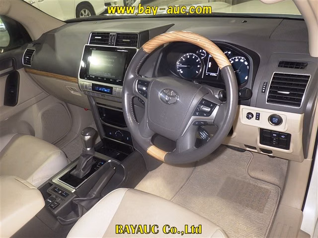 TOYOTA LAND CRUISER PRADO