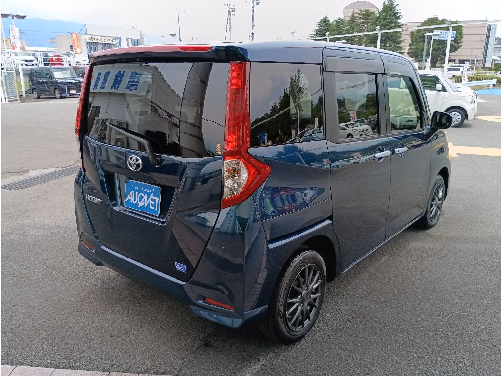 TOYOTA ROOMY