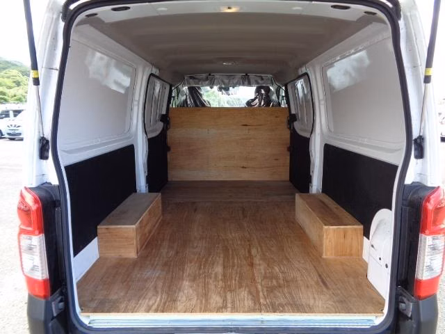 NISSAN CARAVAN