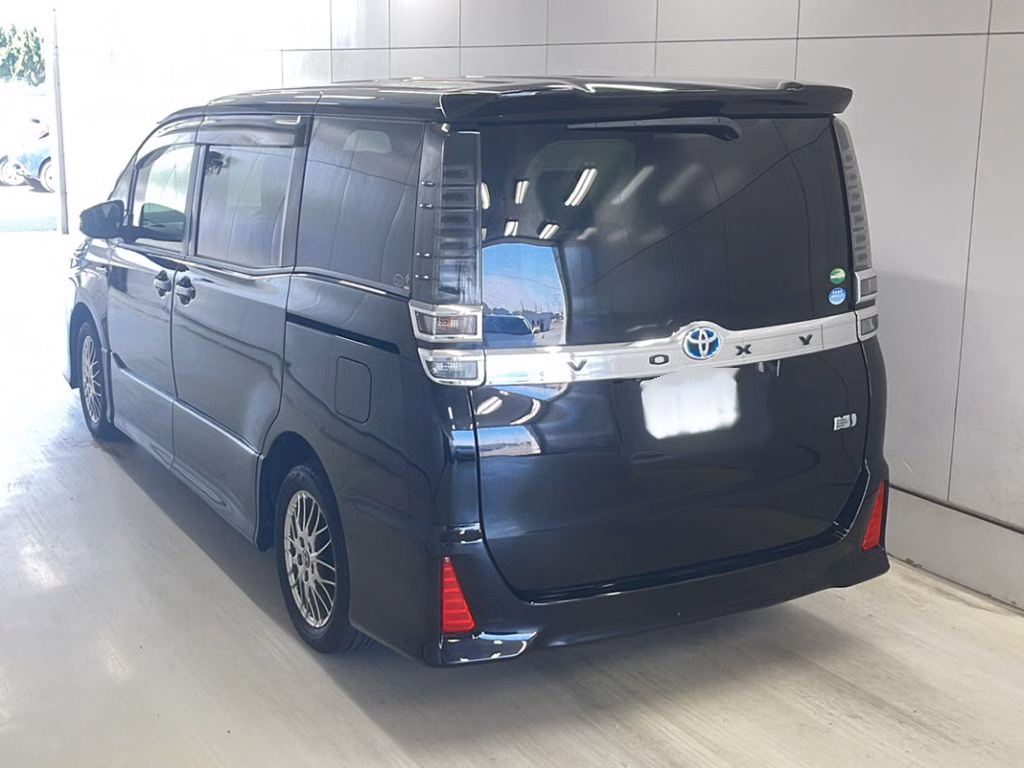 TOYOTA VOXY