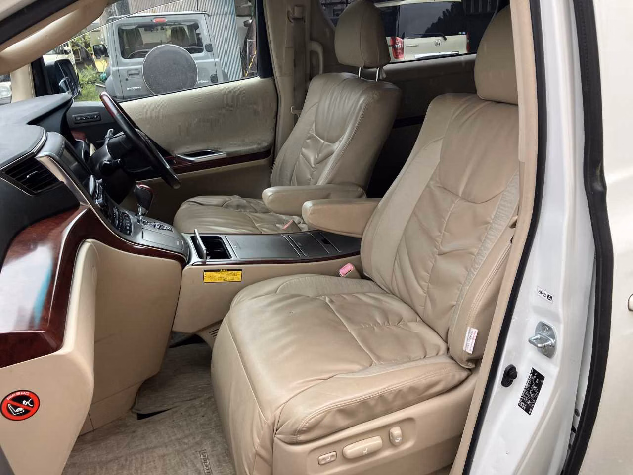 TOYOTA VELLFIRE