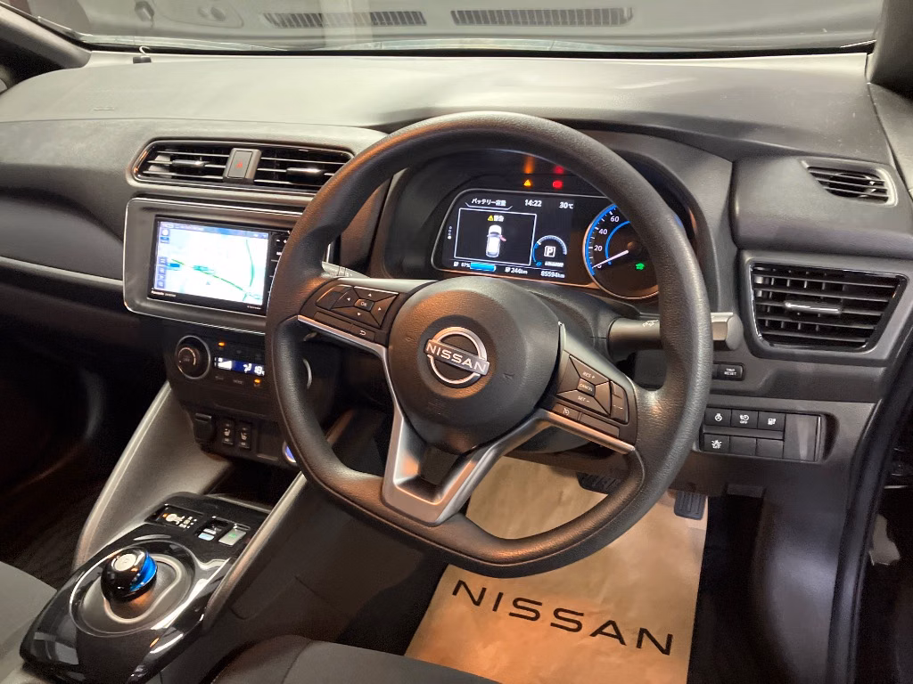 NISSAN LEAF