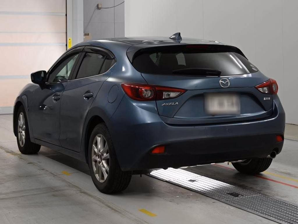 MAZDA AXELA